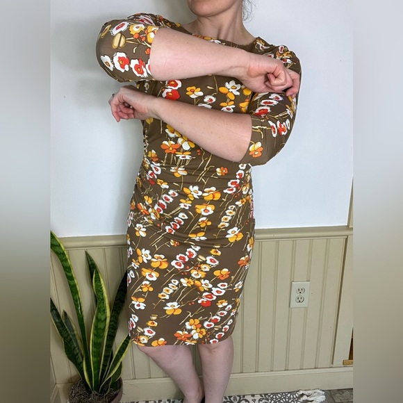 J. McLaughlin Dress Brown Red Orange Floral Slimming Ruched Catalina Womens Sz M - Picture 3 of 12